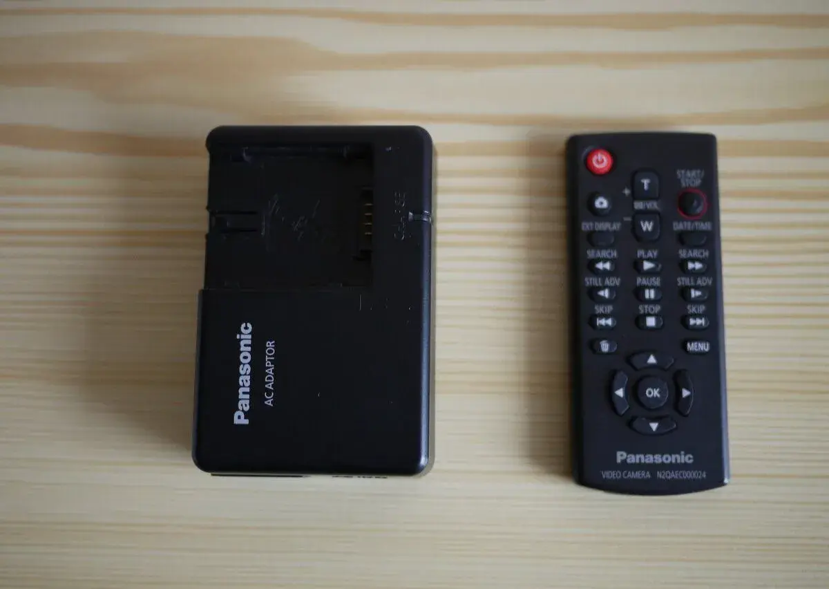 Nabíječka a příslušenství kamera Panasonic.
