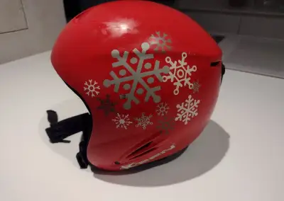 Snowboard přilba