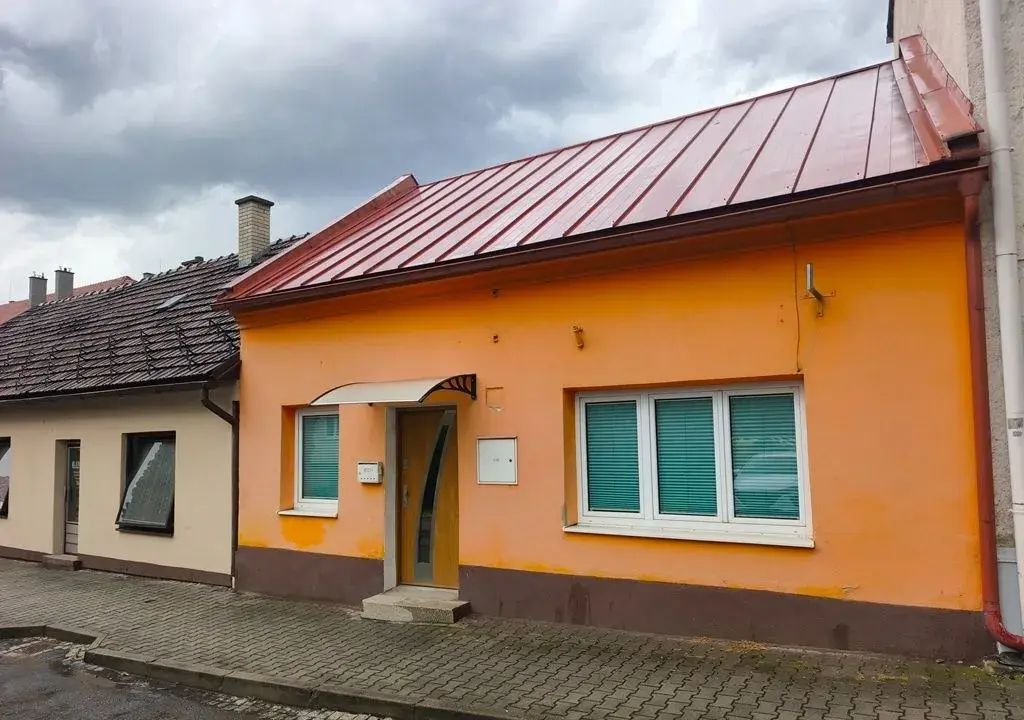 Prodej útulného řadového domu 3+1 s terasou a zahradou