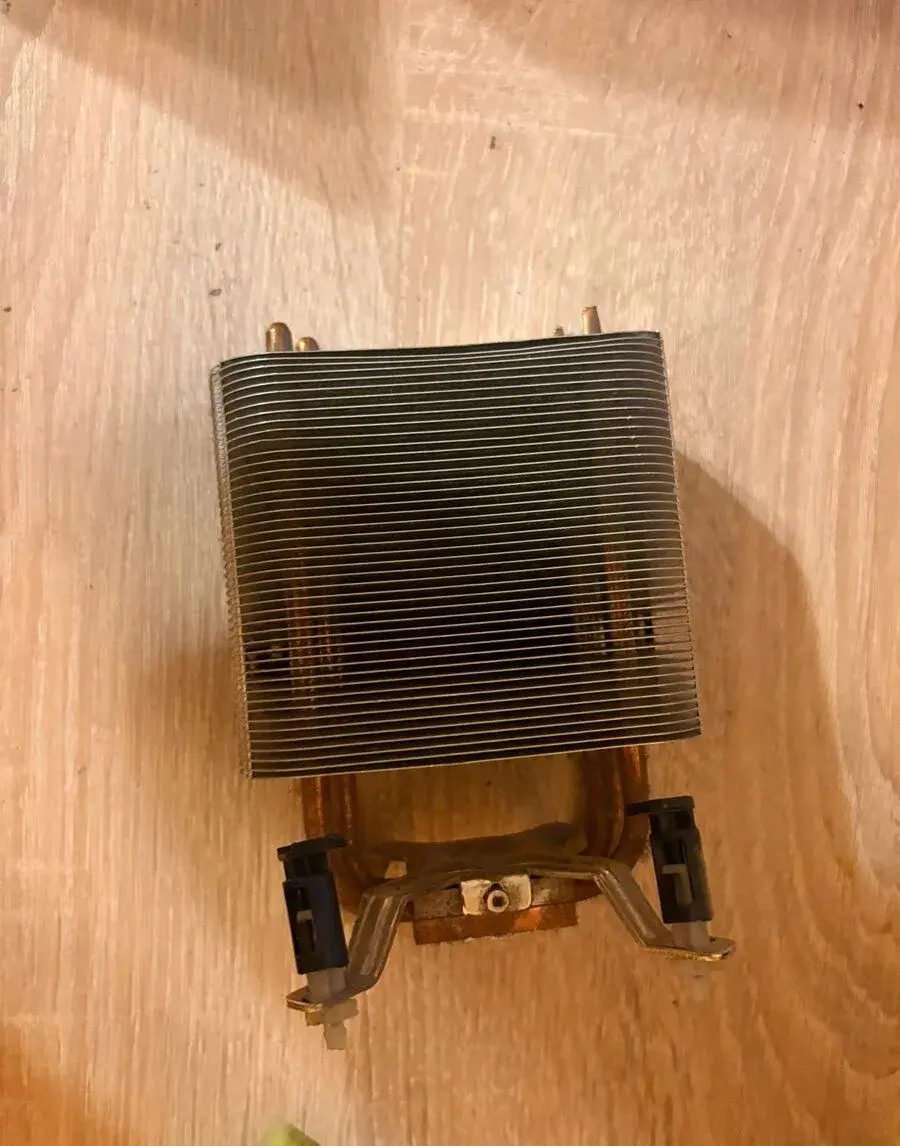 Chladič procesoru s heatpipe trubičkami (Socket Intel/AMD)