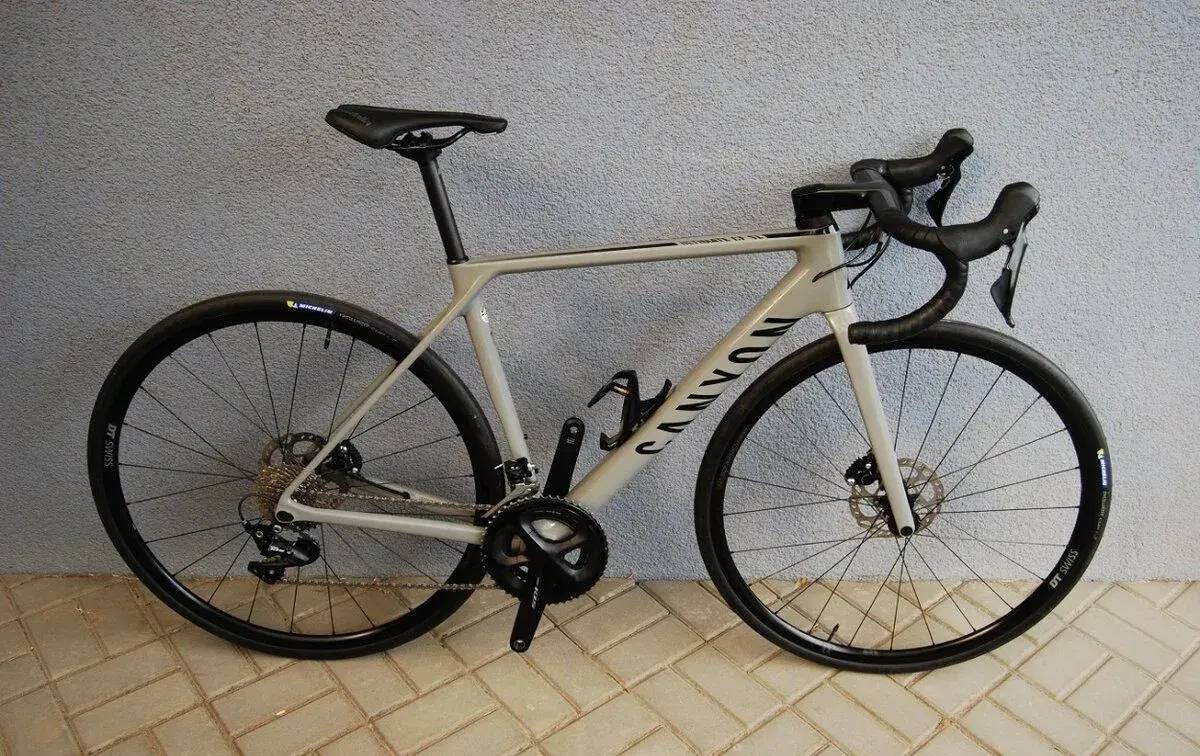 Canyon Ultimate CF SL Disc Carbon 54CM
