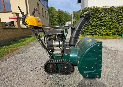 Sněhová fréza Yard Man, pásová, 10 koní