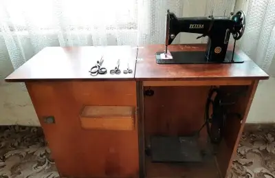 Retro šicí stroj ZETINA