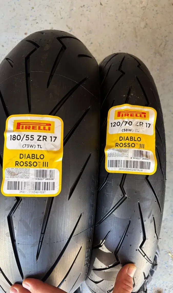 Diablo Rosso 3 120/70-17 a 180/55-17 dot 2026