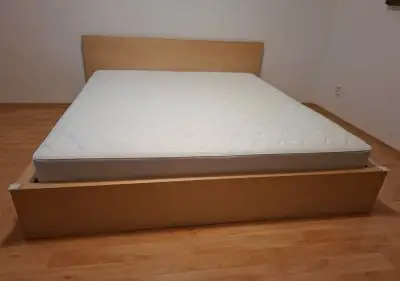Manželská postel s matrací 180x200 Ikea