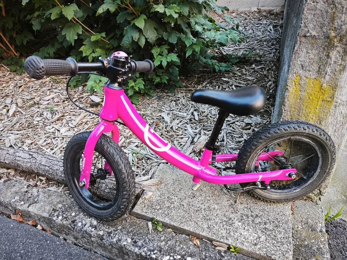Kvalitní dětské odrážedlo Pells