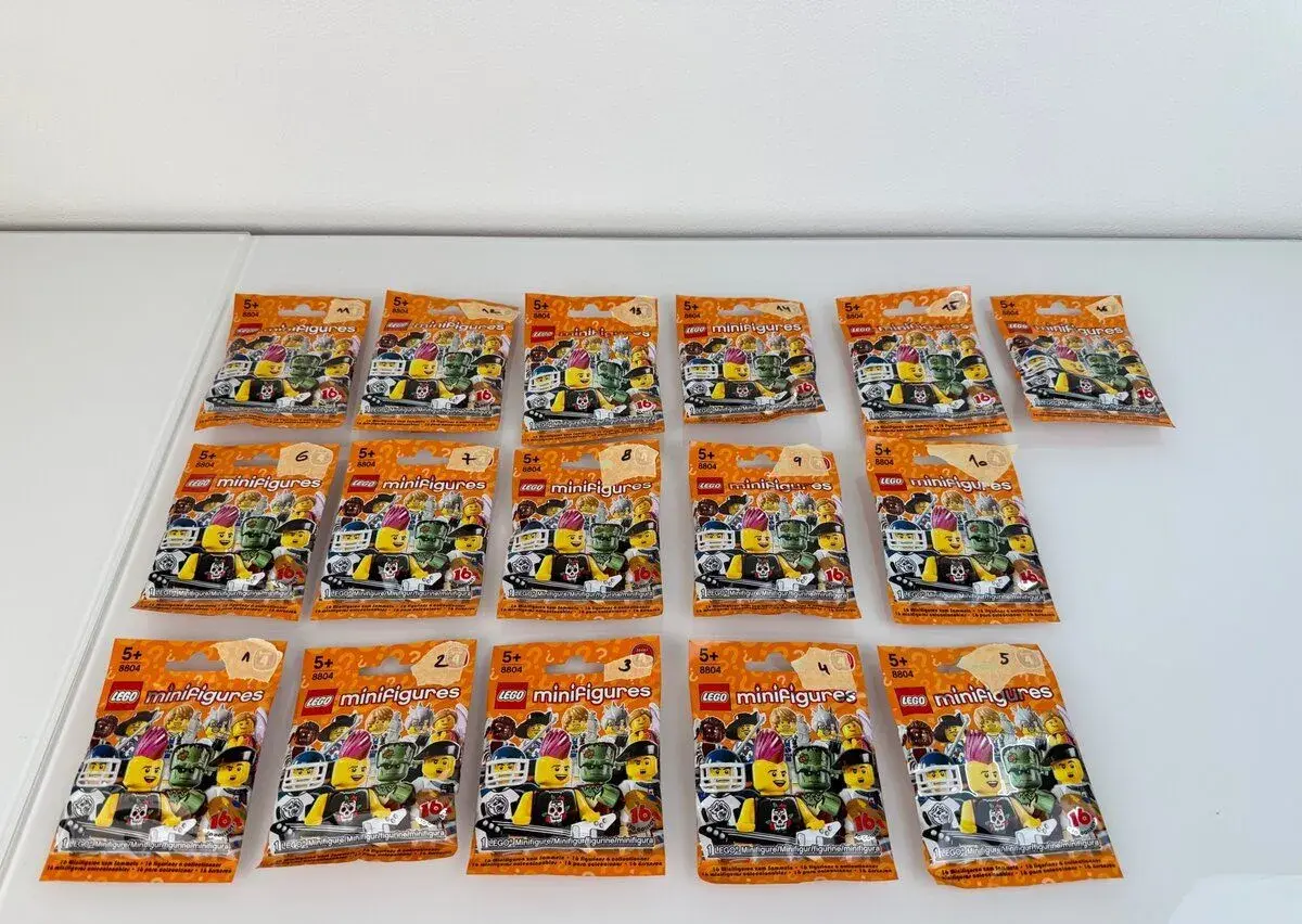 LEGO Minifigures 8804 – Série 4 (kompletní série 16 figurek)