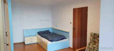 Pronájem pokoje 25 m2 s balkonem, Praha 9