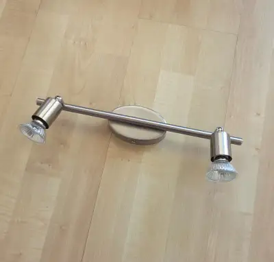 Nástěnné bodové světlo (36cm) – nastavitelné, jako nové