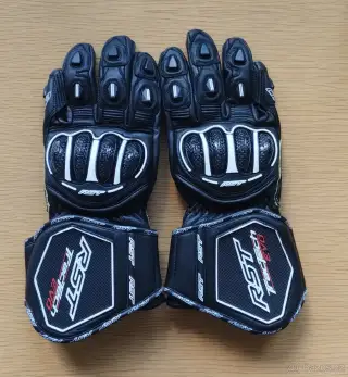 Nové moto rukavice RST