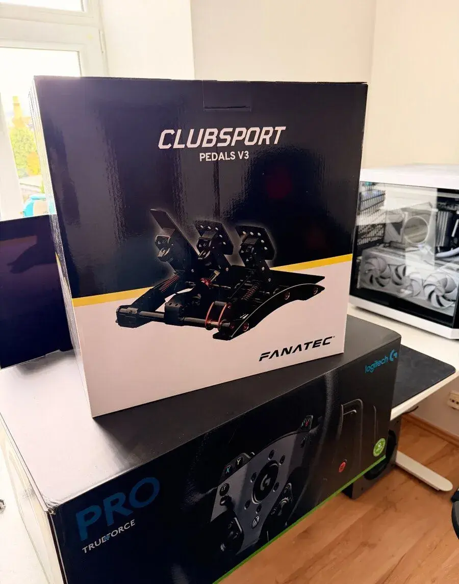 SIM racing set – Logitech G PRO + Fanatec ClubSport V3