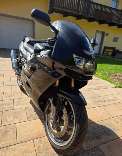Kawasaki Ninja ZX9R
