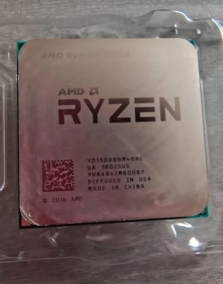 AMD Ryzen 5 1500X + originální chladič AMD, 20 ks