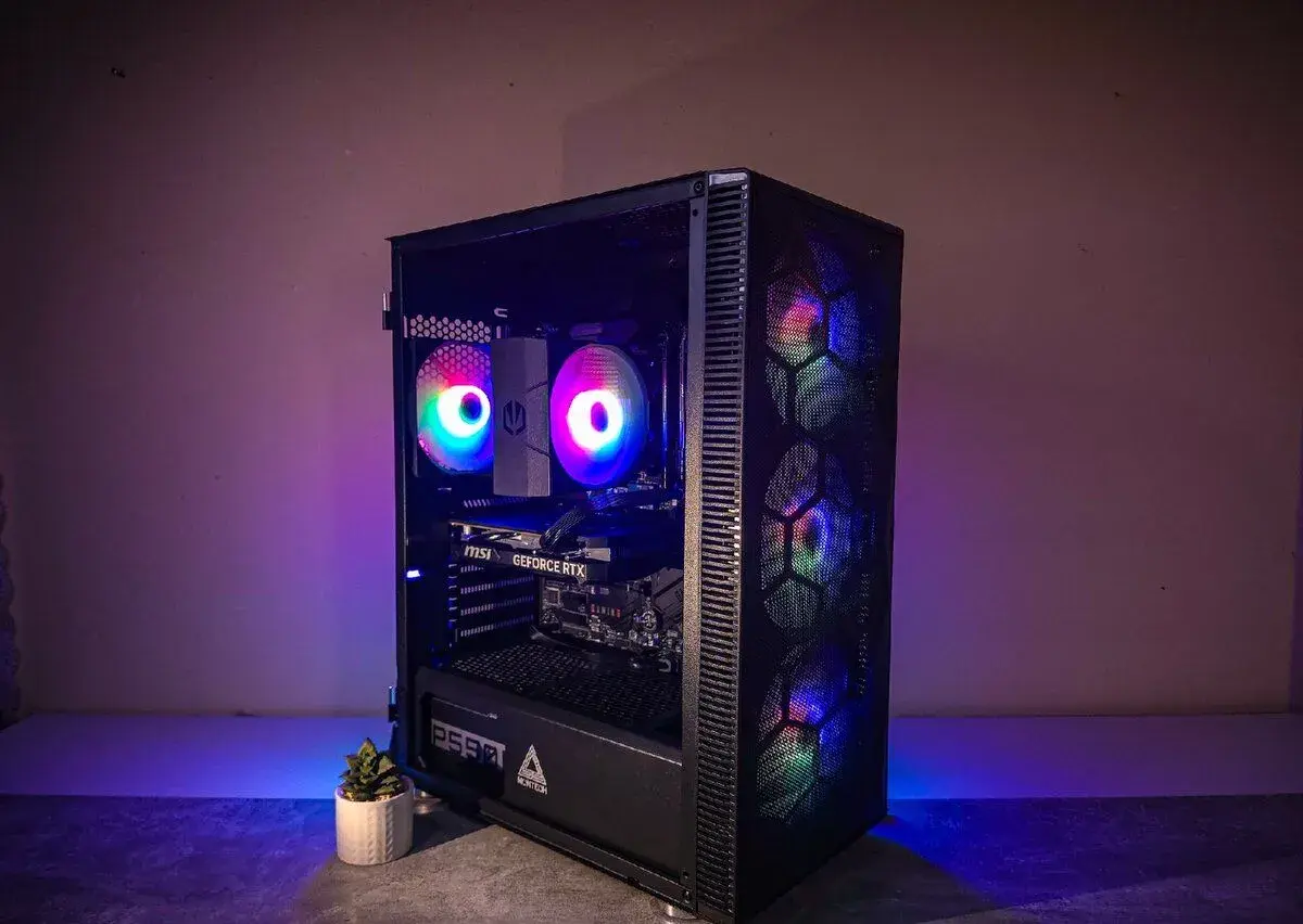 HERNÍ PC | RTX 4060 | 5600 | 16GB | ZÁRUKA