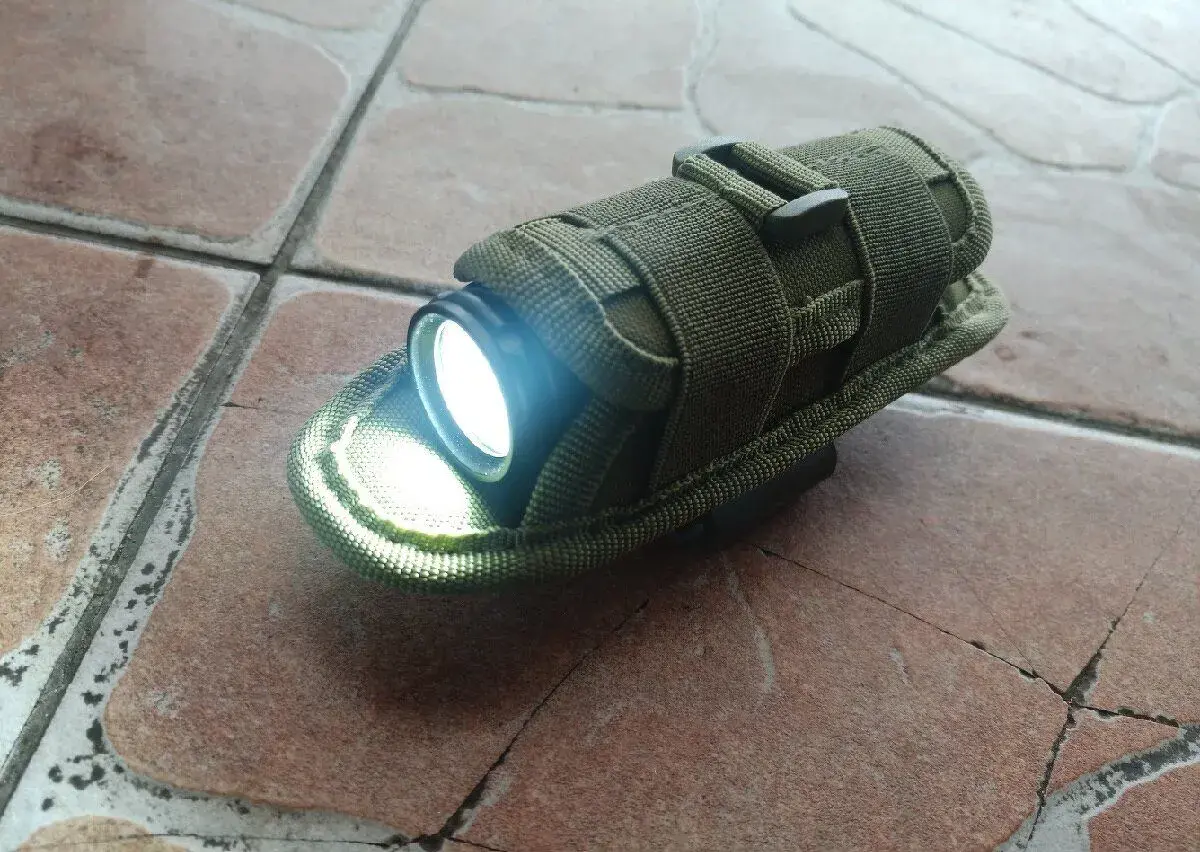 Pouzdro na opasek univerzani
