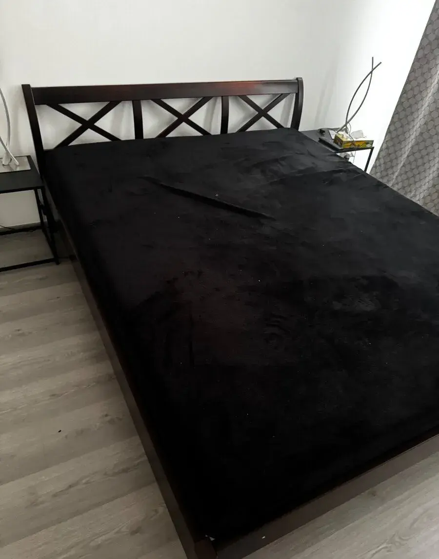 Postel drevena,rosty a matrace 160/200