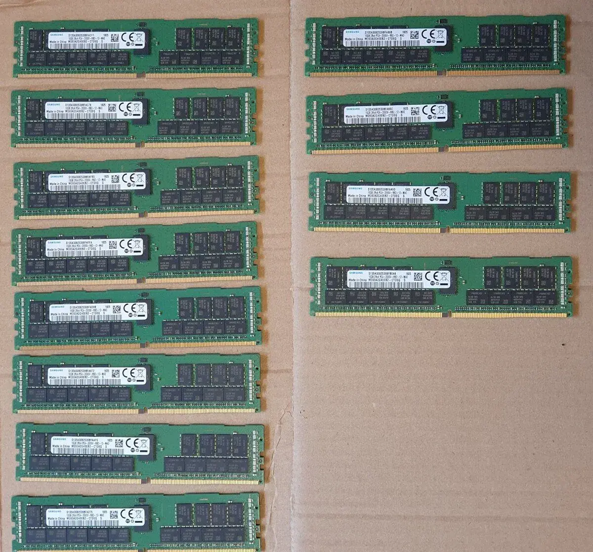 192 GB DDR4 ECC RDIMM (12× 16 GB Samsung) - vyšší množství