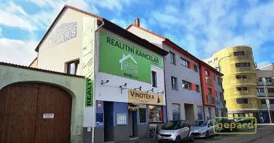 Rodinný dům s obchodními prostory k podnikání, širší centrum