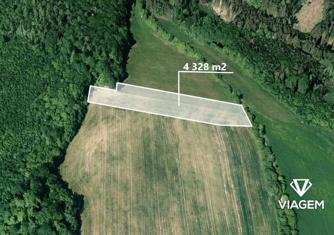 Pole 4 328 m²