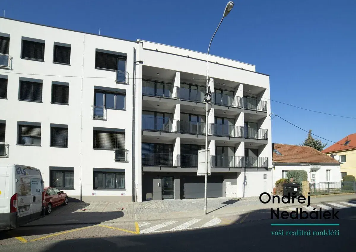 Pronájem byty 1+kk, 33 m² - Zlín, ev.č. 22679