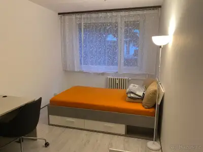 SPOLUBYDLENÍ URČENÉ POUZE PRO ŽENY, DÍVKY🏡