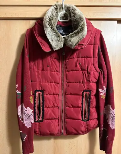 značková bunda Desigual 2 v 1 - bunda a vesta