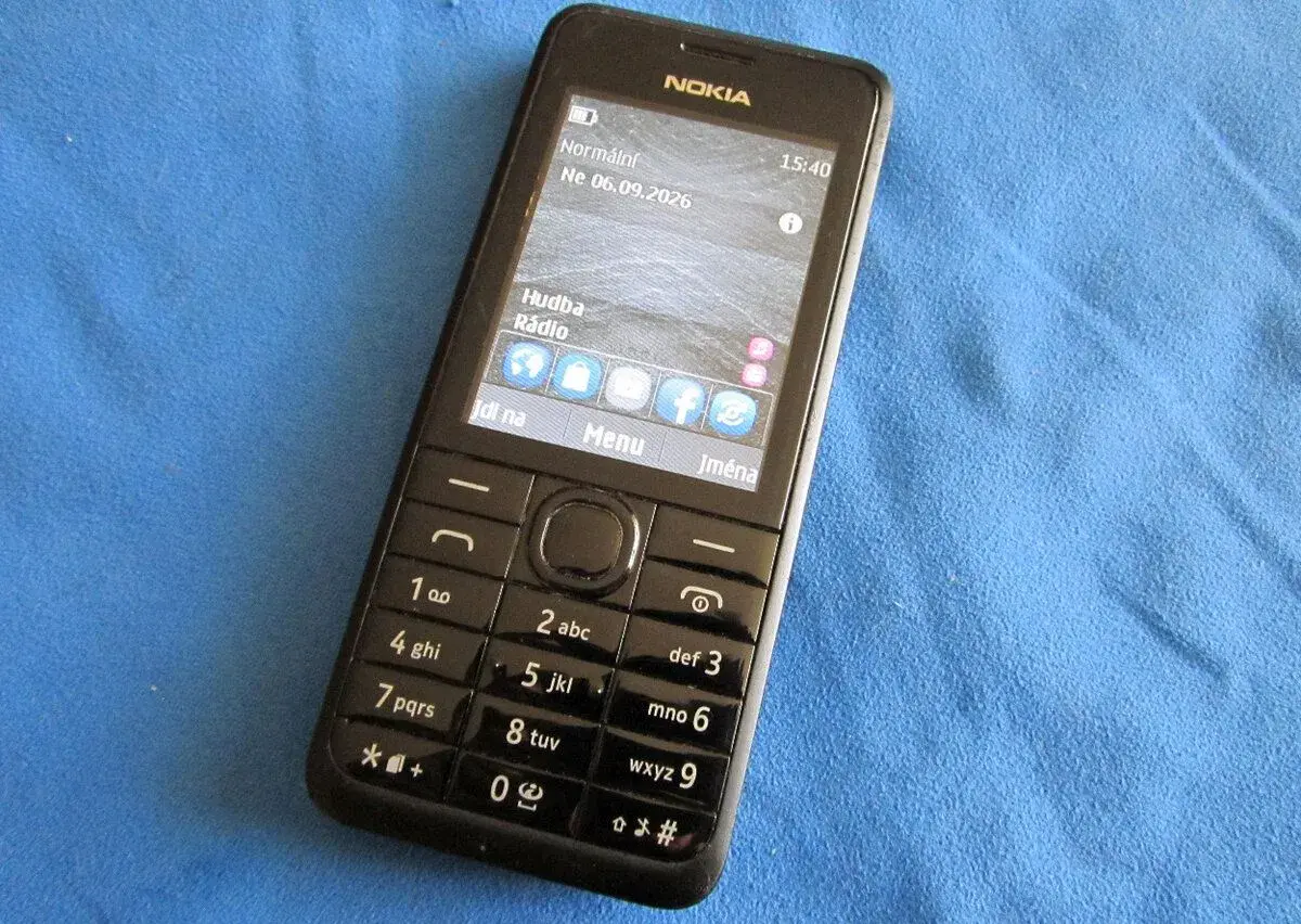 Retro tlačítkové telefony