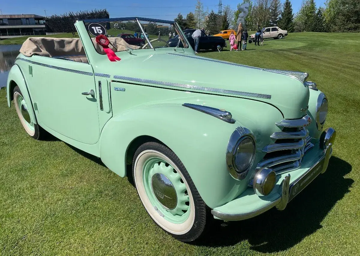 Škoda 1102