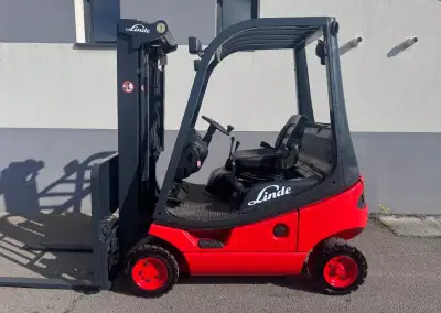 Vysokozdvižný vozík Linde 1,2t TRIPL 4,4m nafta