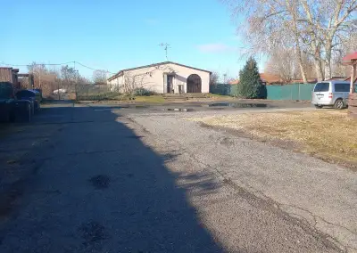Dlouhodobý pronájem komerčního pozemku