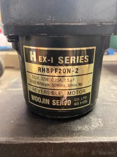 Převodový motor WOOJIN SERVO 220V na gril / posuv