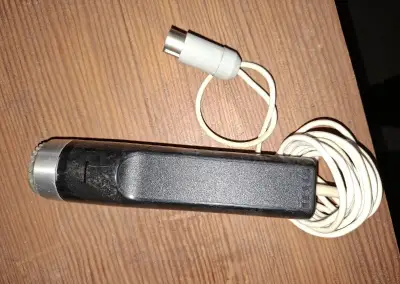 Retro mikrofon Tesla
