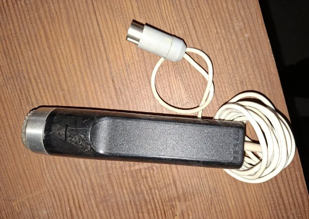 Retro mikrofon Tesla