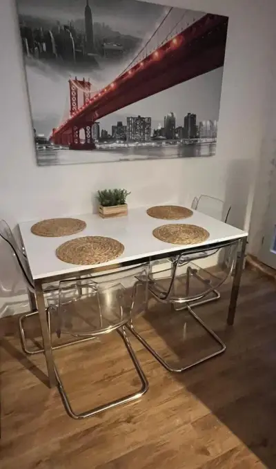 Jídelní stůl IKEA, top stav