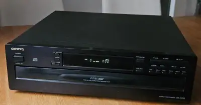 Onkyo DX-C370 CD přehrávač s měničem