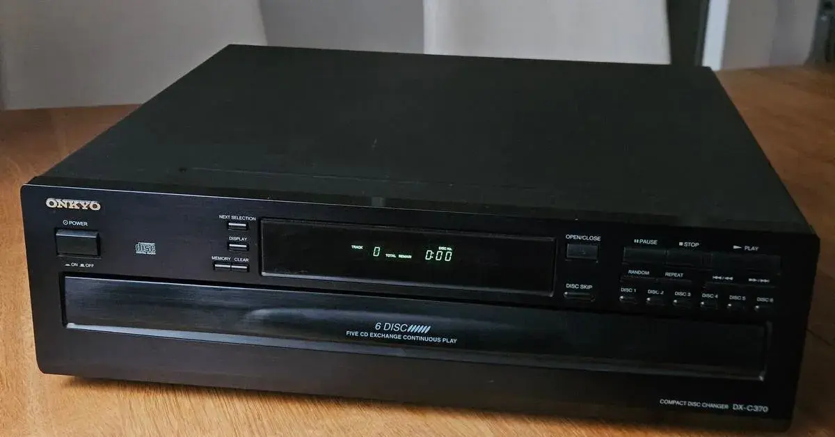 Onkyo DX-C370 CD přehrávač s měničem
