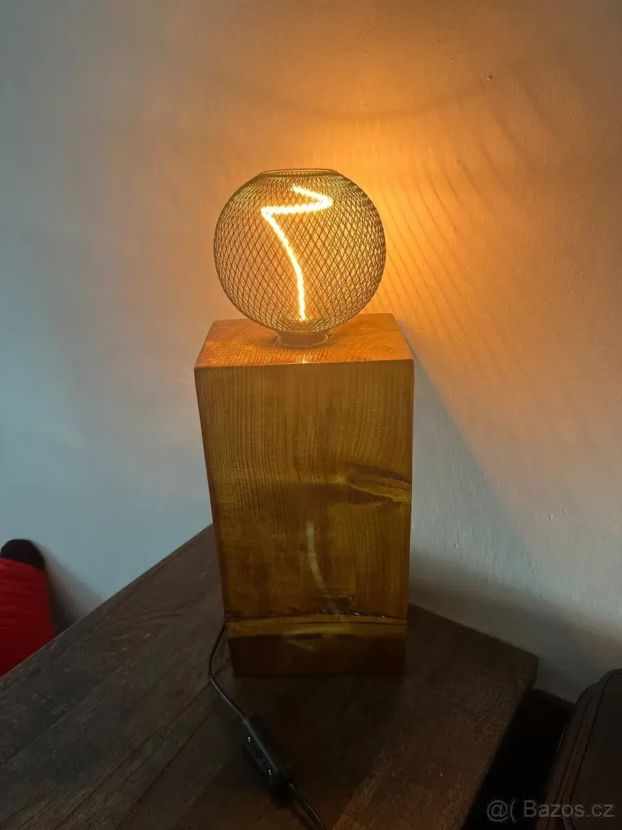 Dekorativní lampa