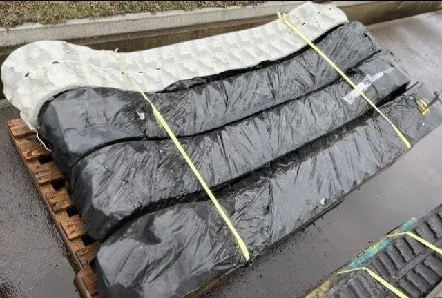Gumové pásy 230x96x41H na plošinu a minibagr