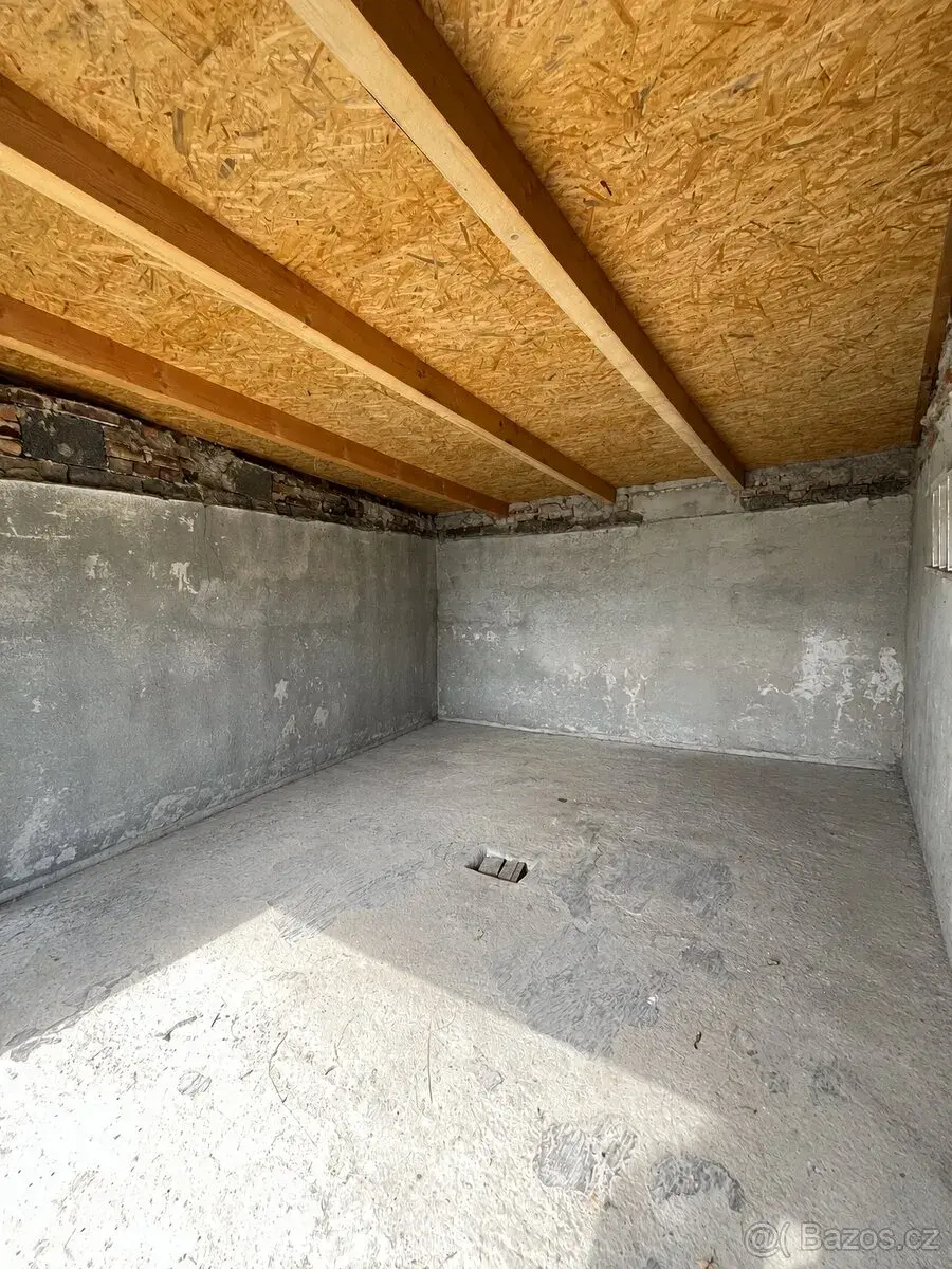 Prodej garáže 24 m² – Karviná