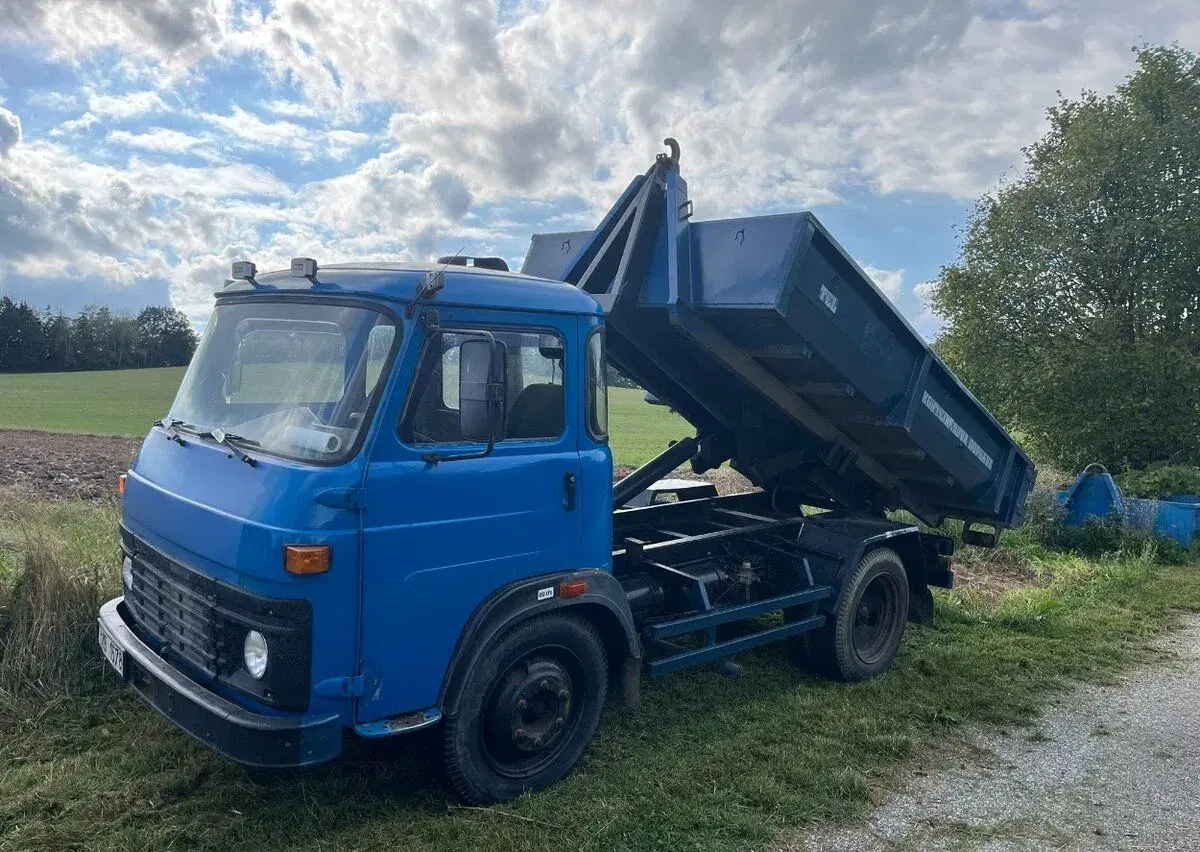 Avia A31 – kontejnerový nosič + 2 kontejnery, nová spojka a