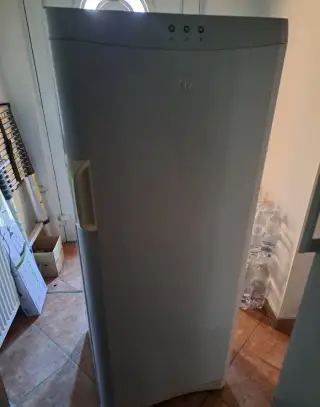 Mrazák šuplíkový Indesit na náhradní díly