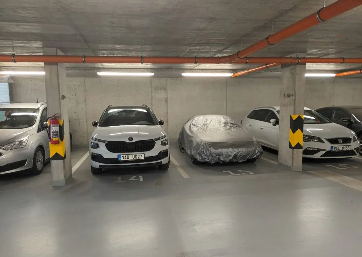 Pronájem garážového stání 13 m², Praha 4 - Spořilov