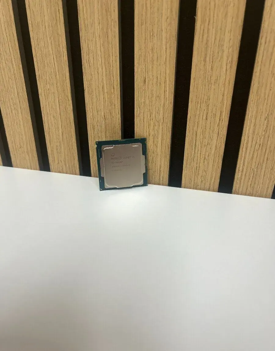 Intel i5 9400F /6 jader/ Socket 1151 Otestovaný Záruka