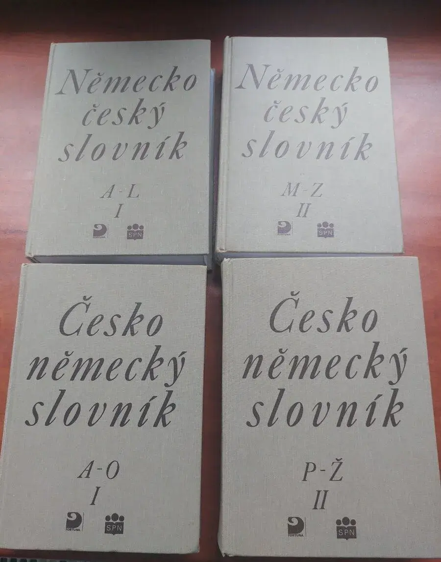 Českoněmecky a německočesky slovník