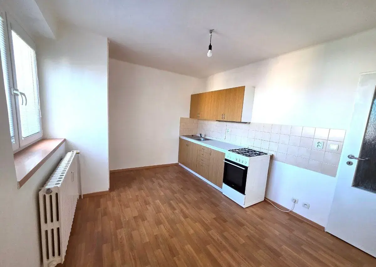 Pronájem bytu 2+1 bez provize RK. Kompletní rekonstrukce a k