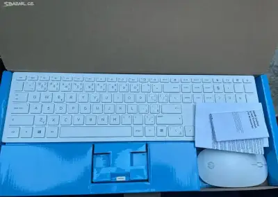 Bezdrátová klávesnice HP Pavilion 800 s myší bílá jako nová