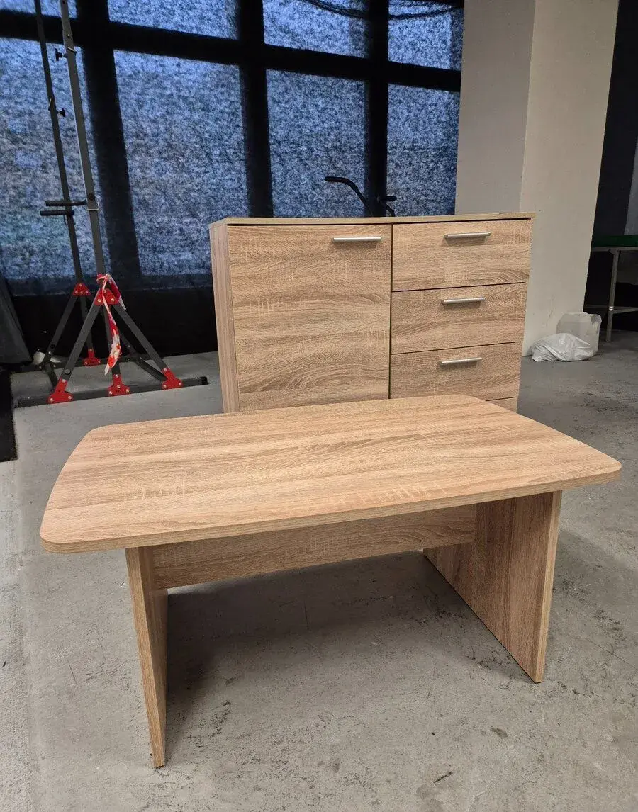 Postel, skříňka a stolek set top stav