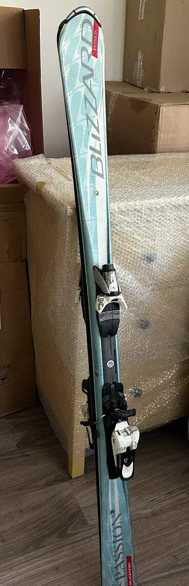 Lyže Blizzard 151 cm + hůlky