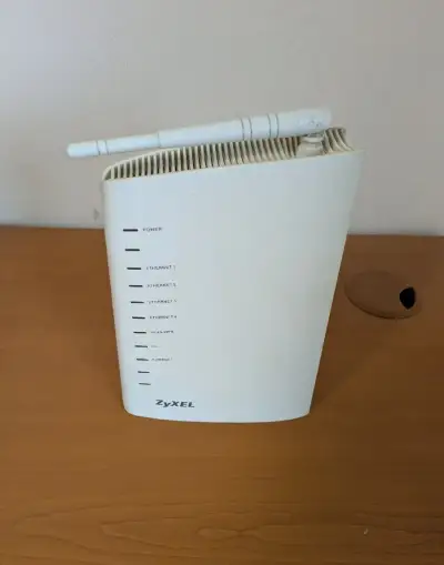 VDSL Modem ZyXEL P-870HN-53b, 100Mbit, Wifi 2,4GHz