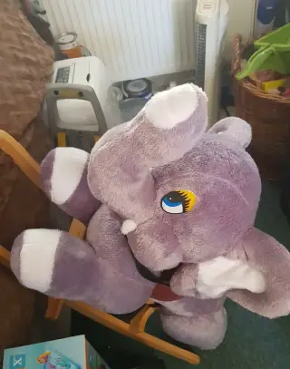 houpací kůn.slon